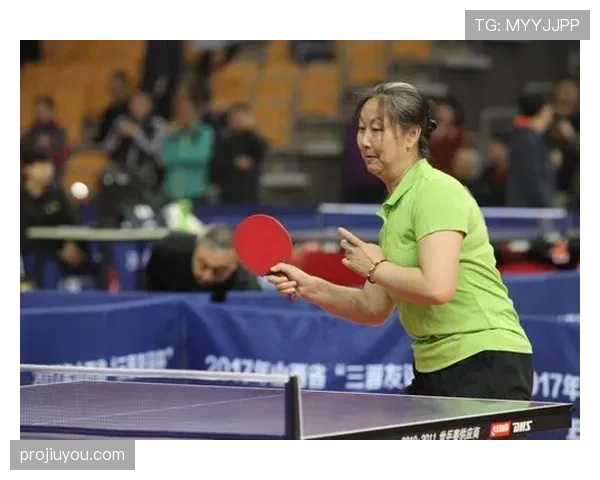 恢复比赛规则说明 裁判何时采用任意球或界外球恢复比赛